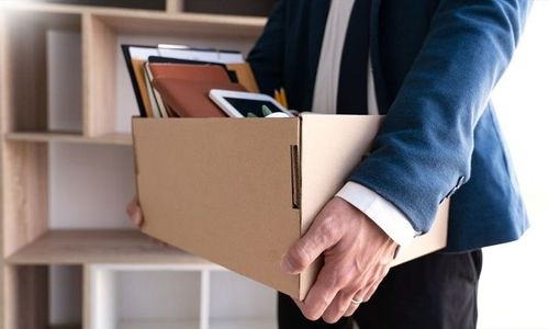 【退職時の実務】退職トラブル事例4選と“退職者口コミ”の影響