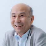 諏訪 康雄 氏