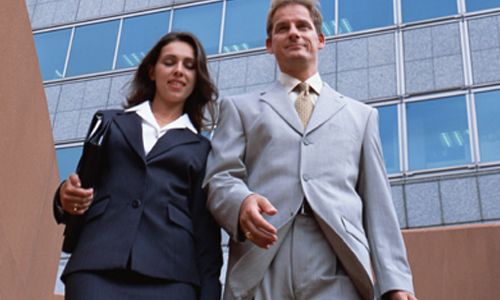 外国人に入社してもらいたい、法律上の手続きはどうすればいい?