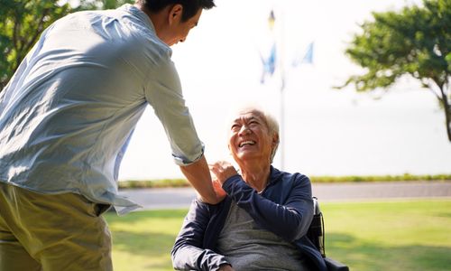 従業員の「介護離職」を防ぐため、ベネッセグループが「仕事と介護の両立」に向けたサポートを実施