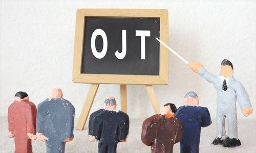 新入社員・若手社員の「OJT」に課題を抱える企業が9割に迫る。“指導のばらつき”など指導側の課題が上位に
