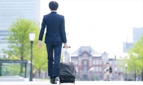 「一律50万円支給」の転勤支援金制度を新設。住友重機械工業、転勤を“前向きな挑戦”に変える人事施策を導入