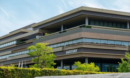 【業界初事例】賞与評価にサステナビリティ指標を導入。サントリーHDが全社員対象に、環境・社会課題への取り組みを評価