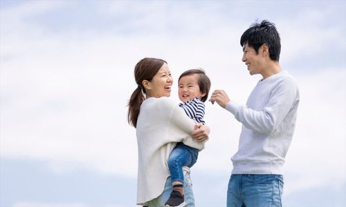 イトーキ、育児・家事補助制度の導入で両立支援強化。「月額上限5万円」で負担軽減し、就業継続を後押し