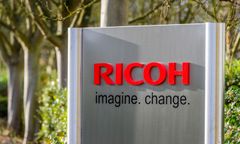 リコー、新中期経営戦略で新たなESG戦略を策定。「脱炭素目標引き上げ」と「再エネ調達強化」で持続的成長へ