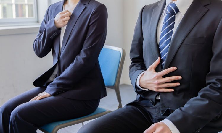 【27卒採用】5月末時点の内々定率は「77.7％」、3ヵ月連続で前年下回る。理系は9.1ポイント減で伸び悩みが鮮明に