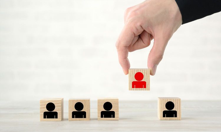 JR博多シティ、28卒採用で「選べる面接官制度」を本格導入。学生が面接官を選択、“評価の場”から“相互理解の機会”に