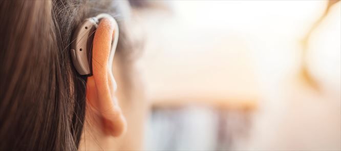 聴覚障がい者への理解促進・環境改善に向け「ツナガル・ブック」をNTTテクノクロスが発行。障がい者社員が執筆し実用的な内容に