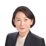 足立 朋子 氏