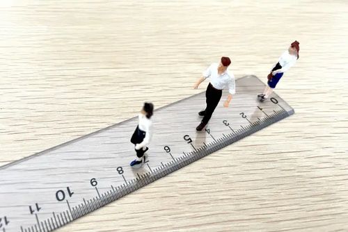 年功序列とは　メリット・デメリットや廃止の現状を解説