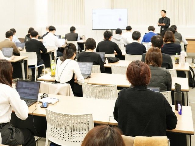 日揮コーポレートソリューションズでの生成AI活用研修の様子