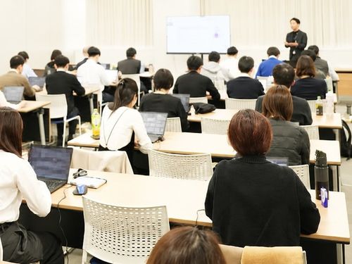 日揮コーポレートソリューションズでの生成AI活用研修の様子