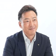 角野 卓