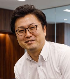 中野 裕斗 氏