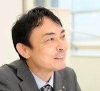 秋山 政泰氏