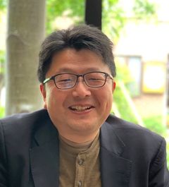 飯塚　康至（いいづか　やすし）