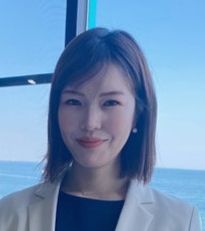 高津戸　友佳