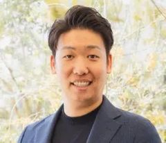 山越 拓也