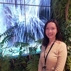 久住　美華　氏