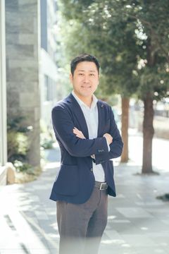 山本　哲郎