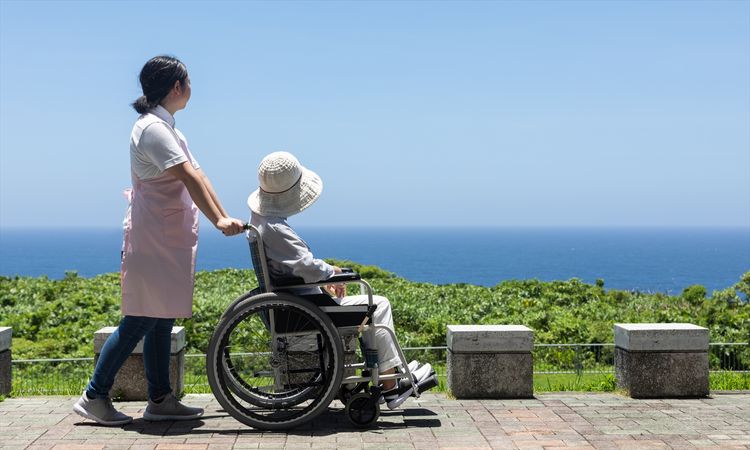 介護離職の防止に。従業員から介護について相談されたときに伝えたい「地域包括支援センター」とは