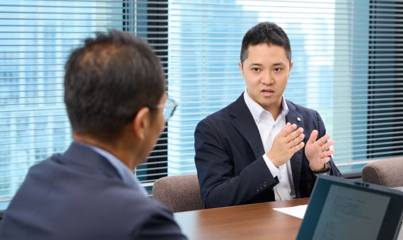 東京海上ホールディングス堀氏、リードクリエイト角田氏 2ショット