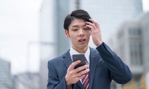 内定辞退で損害賠償請求は認められる？ 現実的には「内定承諾書」、「内定者フォロー」、「最終確認の徹底」で損害を最小限に
