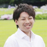 山岸 英大 氏