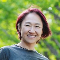 山崎 万里子 氏