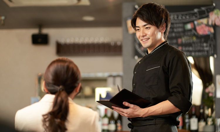 「2025年 年末調整」変更点と新制度まとめ。「年収の壁」引き上げ&特別控除で大学生世代が稼ぎやすく