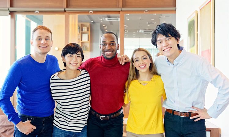 【在留資格の図解付き】初めての「外国人雇用」の注意点とは。採用時は何に注意し、手続きはどうすればよい？