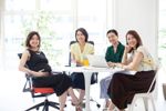 妊娠している女性が働く、女性が活躍する会社のイメージ