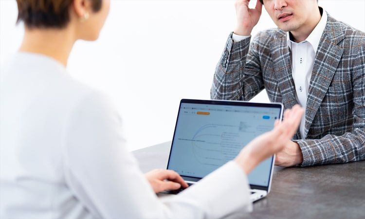 「表情が曇った」は警告！ “ アンコンシャス・バイアス ” を見逃さないための発想転換