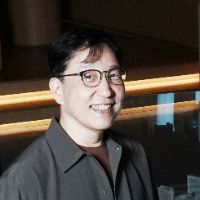 光岡 慎輔 氏